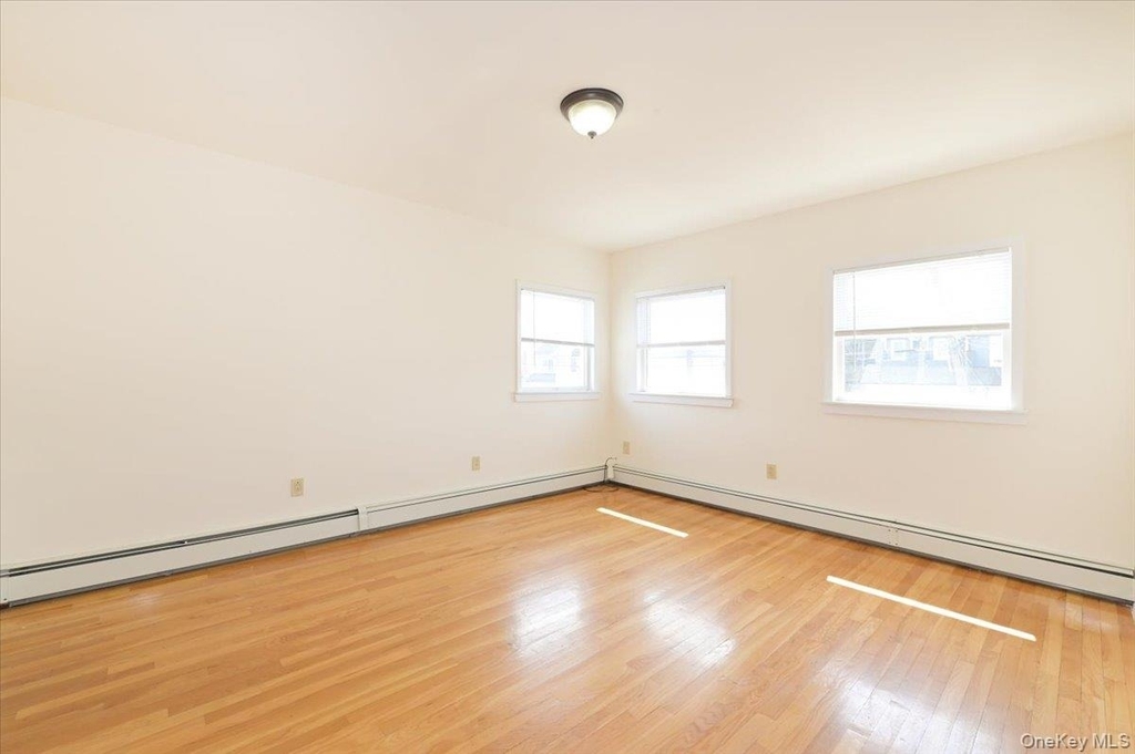 9 Cabot Rd W - Photo 24