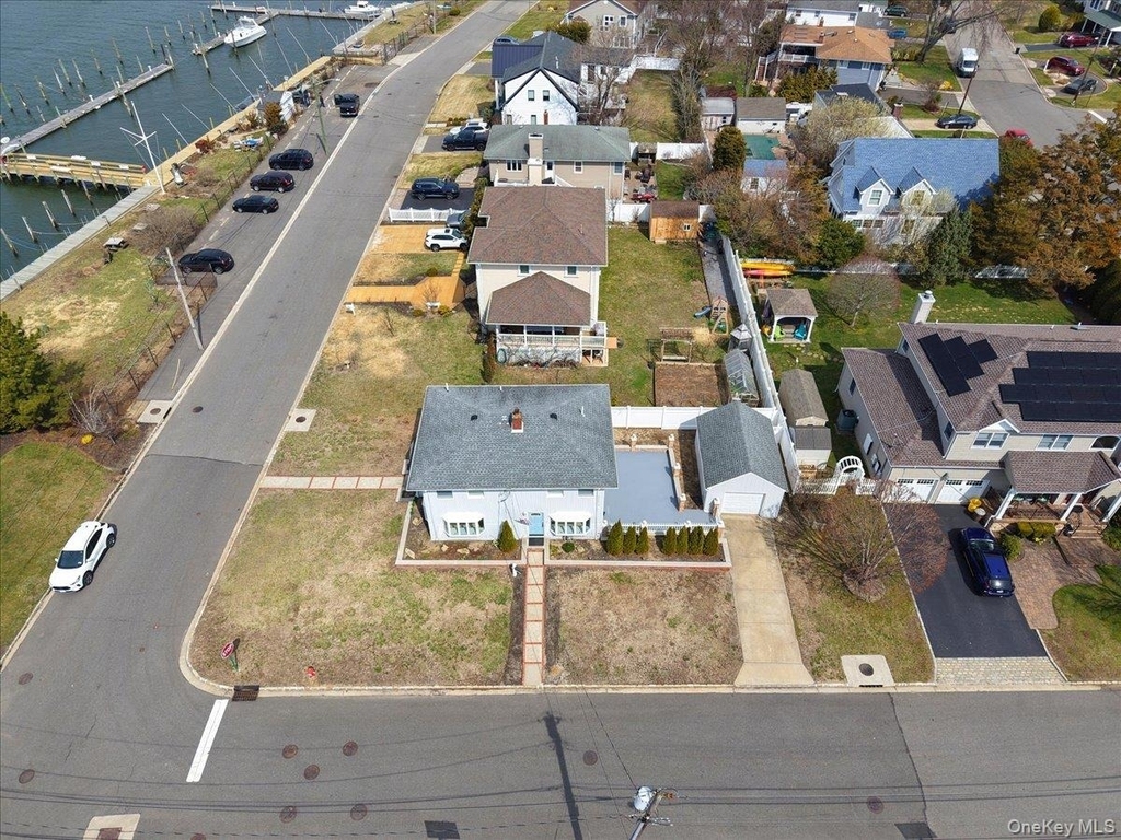 9 Cabot Rd W - Photo 3