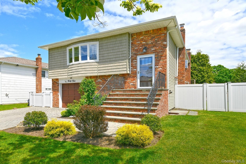 44 Derby Avenue - Photo 1