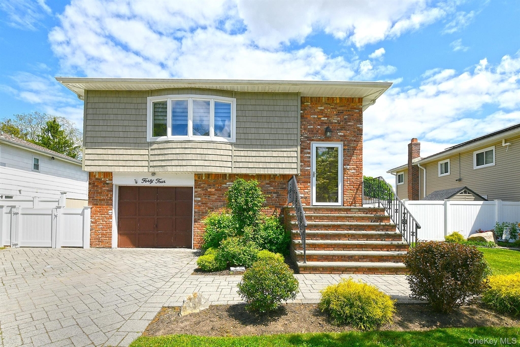 44 Derby Avenue - Photo 0