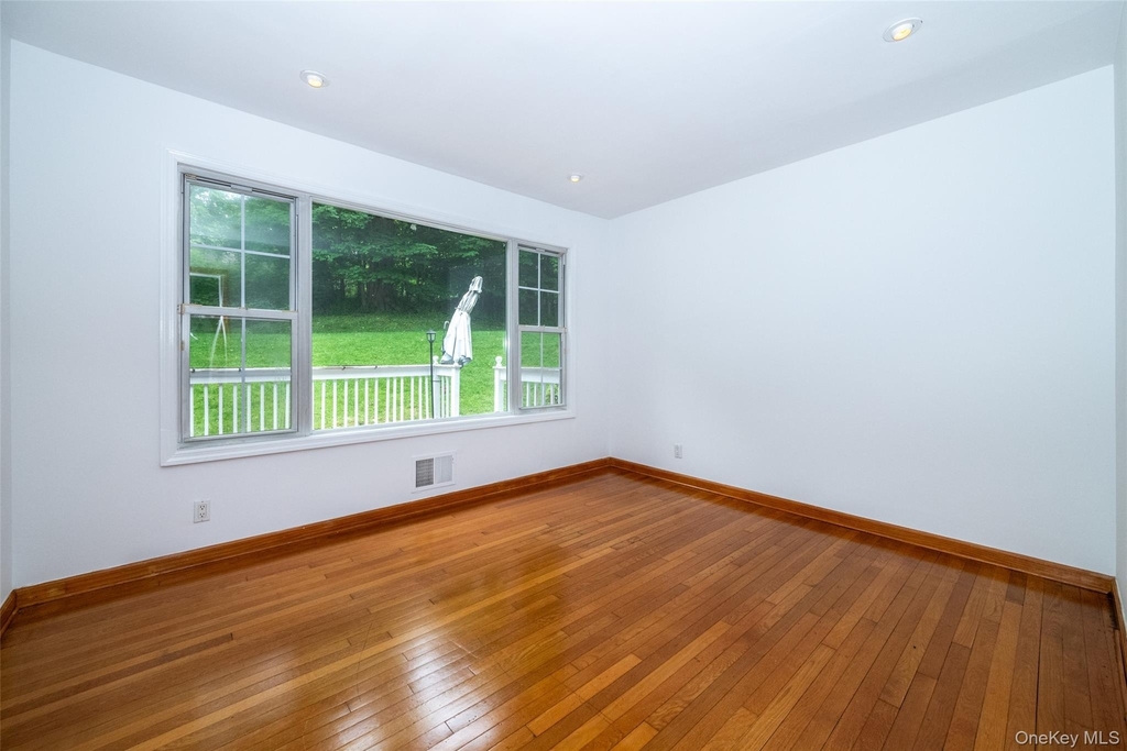 25 Crosshill Road - Photo 10