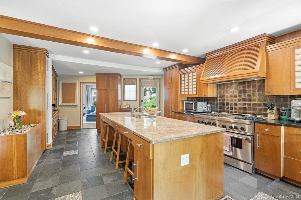 72 Hampton Road - Photo 9