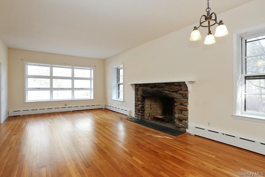 7 Saxon Woods Road - Photo 2
