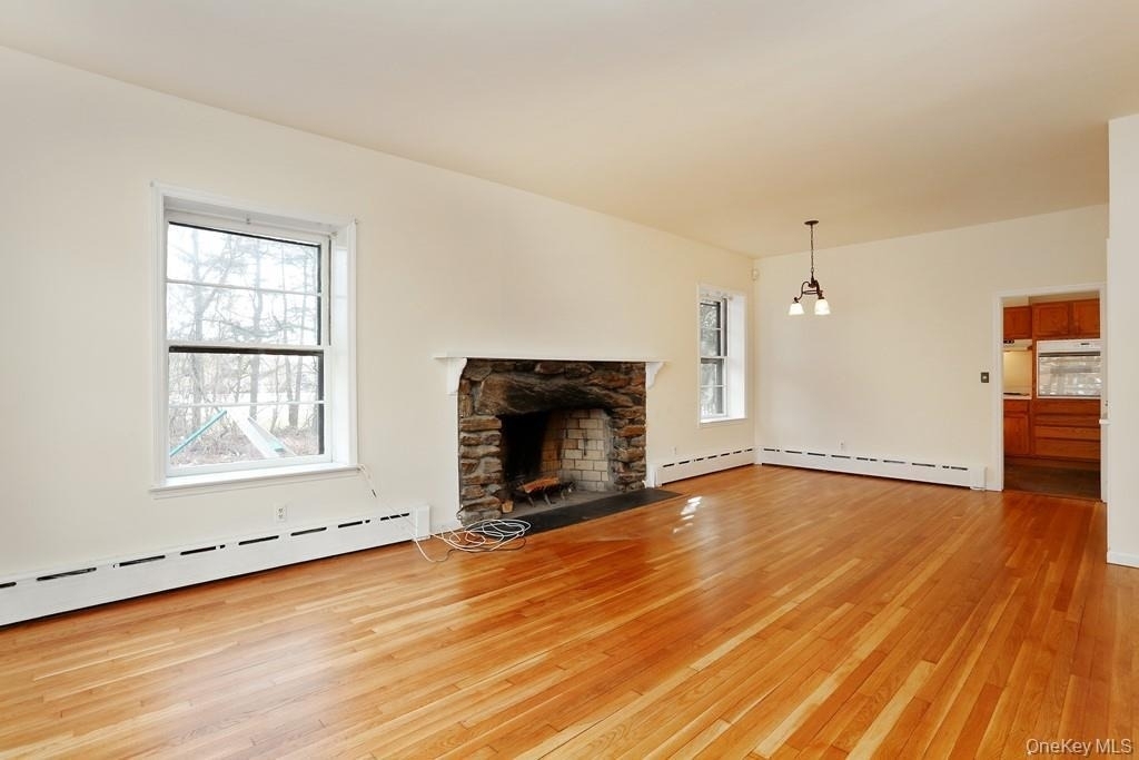 7 Saxon Woods Road - Photo 1