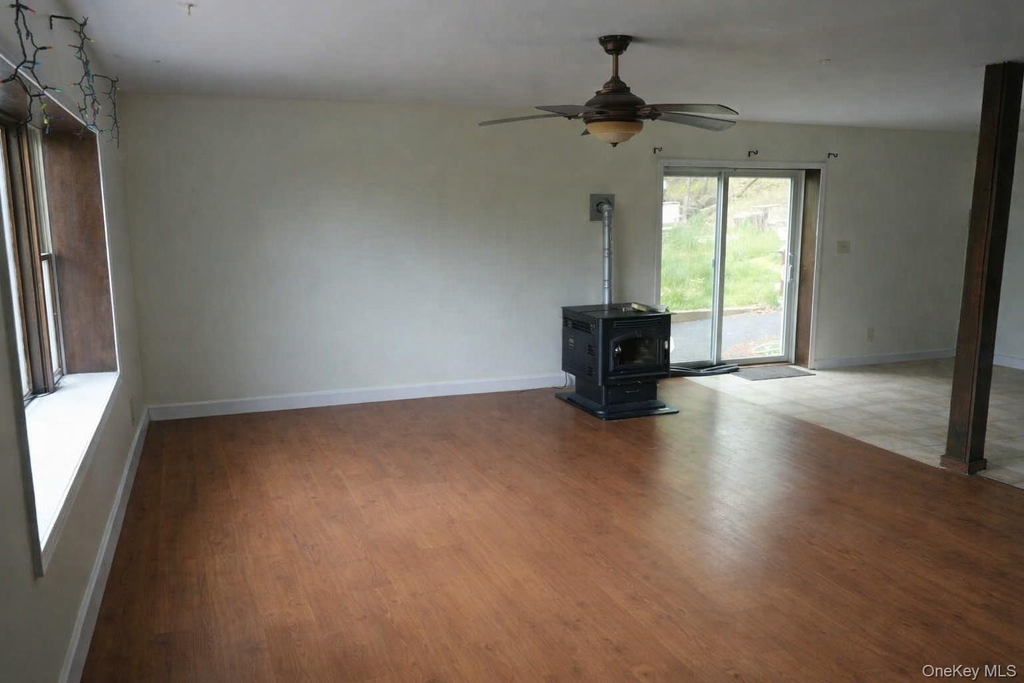 180 Winston Drive - Photo 2