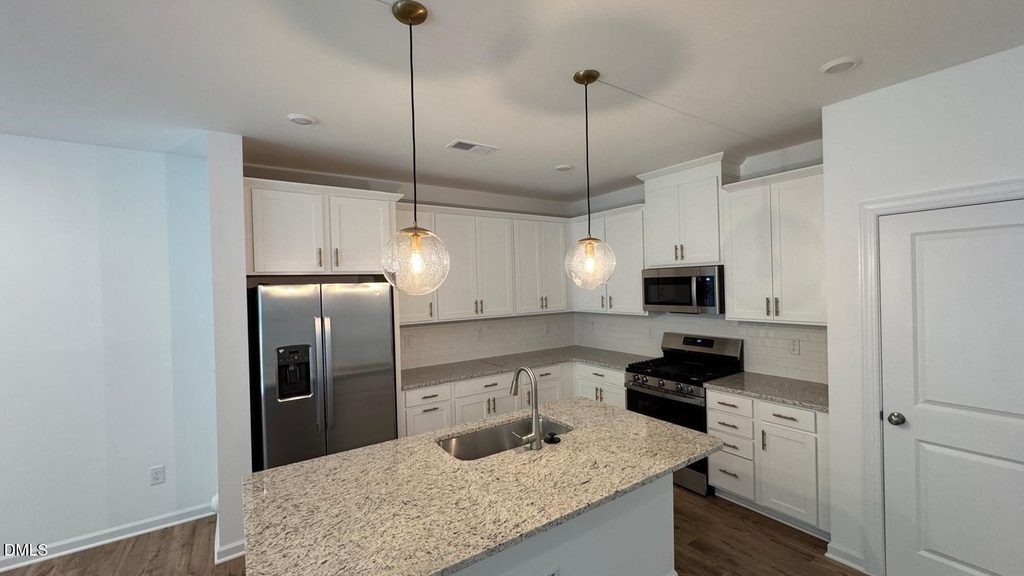 8815 Malmesbury Lane - Photo 11