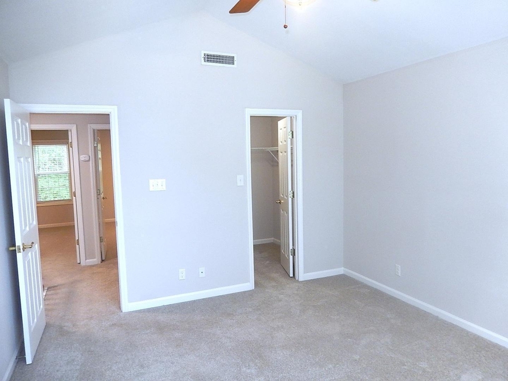 211 Bridgepath Drive - Photo 16