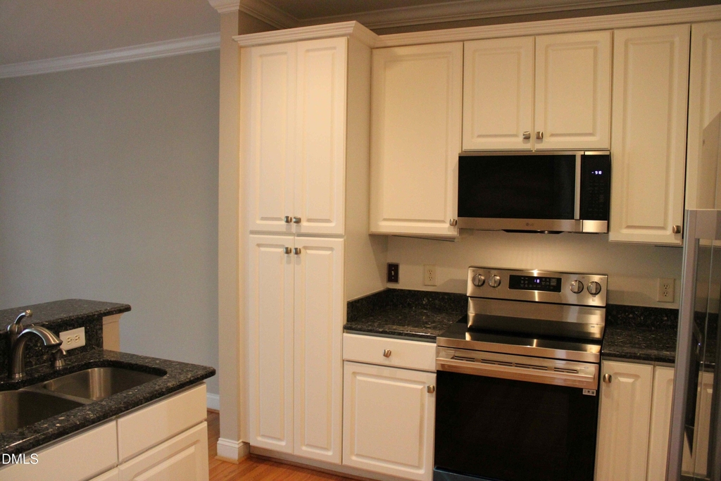 1345 Cameron View Court - Photo 3