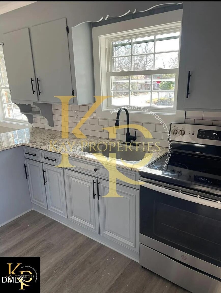 1200 E Holly Street - Photo 3