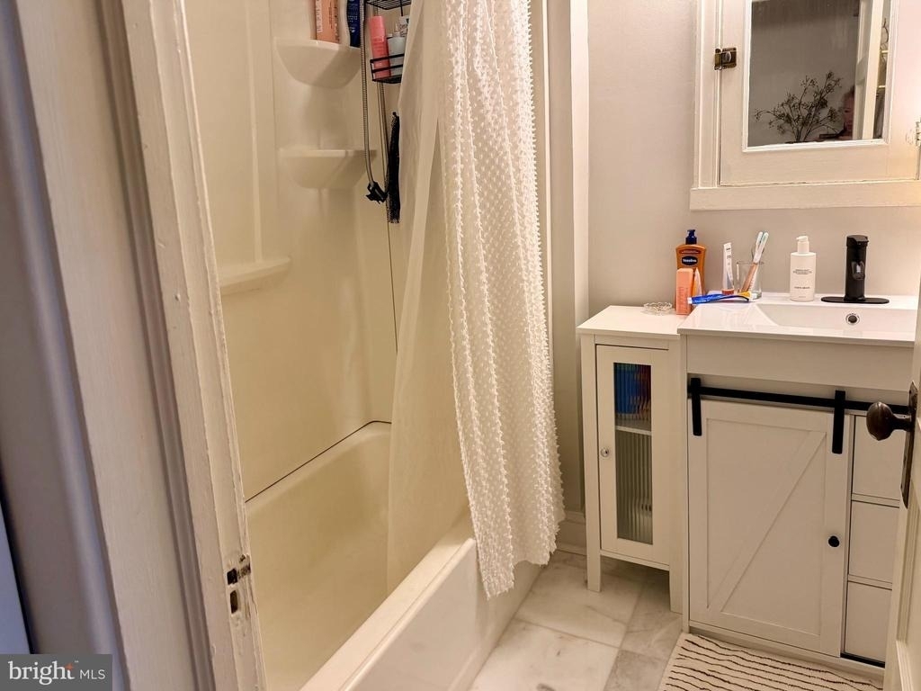 422 Clifford Street W - Photo 10