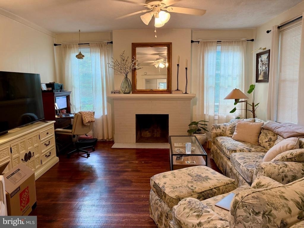 422 Clifford Street W - Photo 3