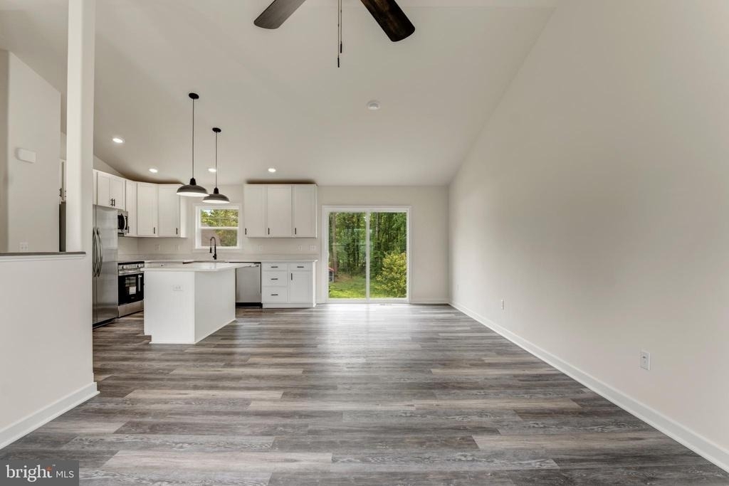 19 Carol Street - Photo 6