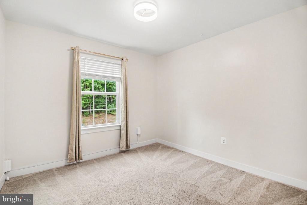 5704 Piney Glade Road - Photo 18
