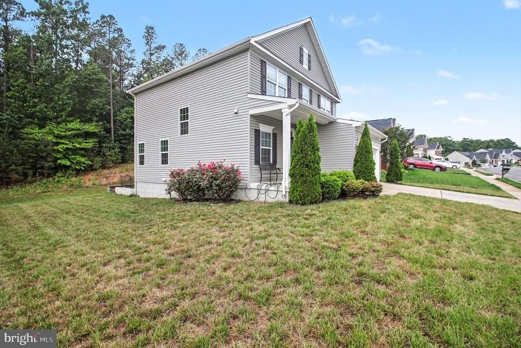 5704 Piney Glade Road - Photo 2