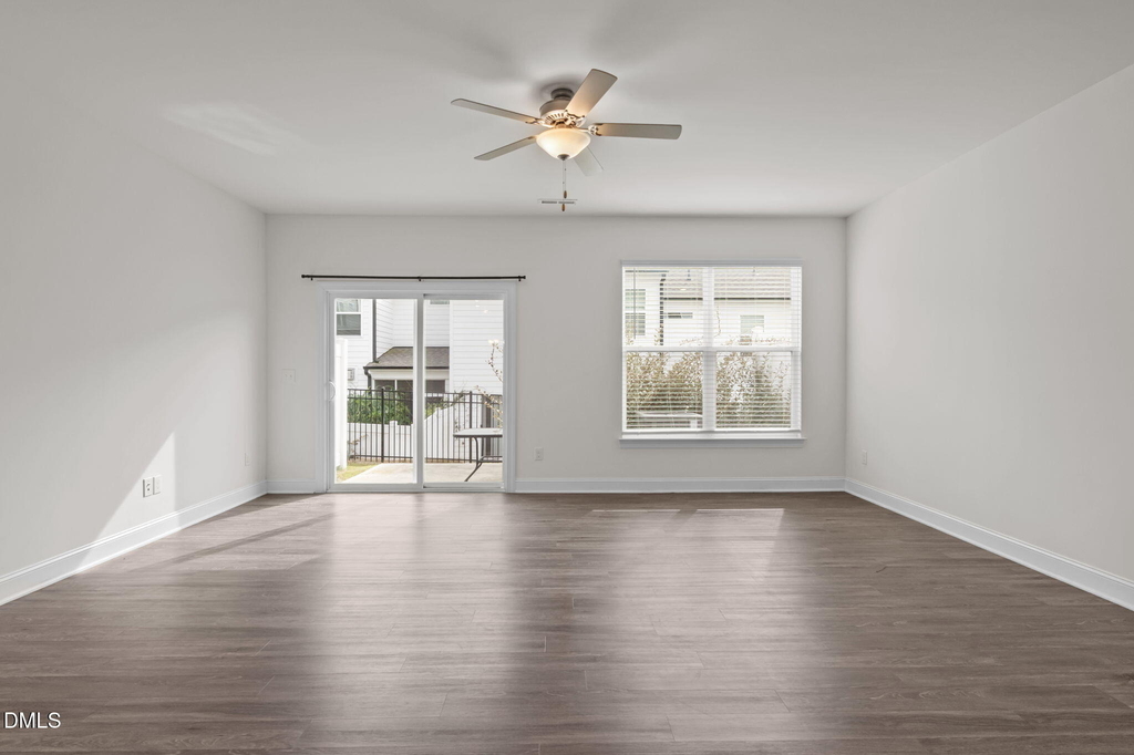 1033 Heartstone Way - Photo 5