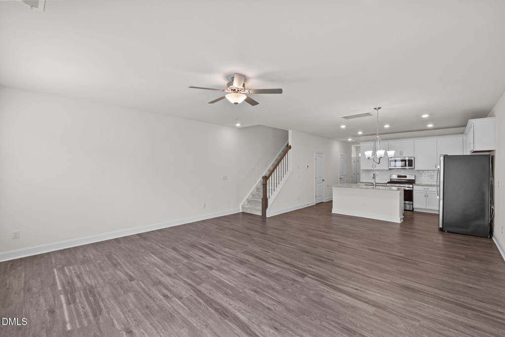 1033 Heartstone Way - Photo 2