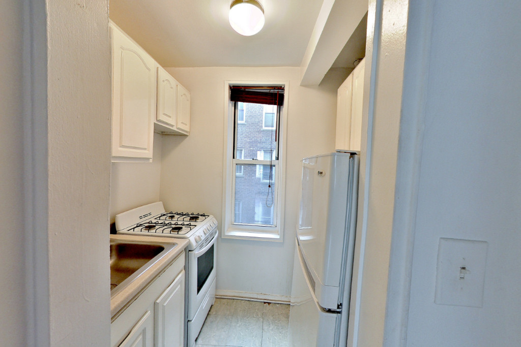 340 East 58th Street - Photo 3