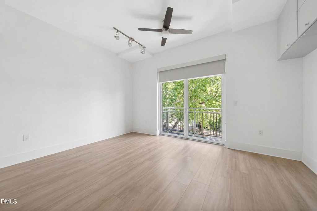 444 S Blount Street - Photo 11