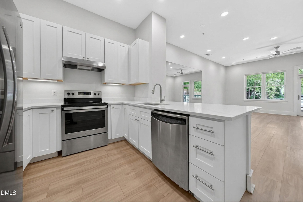 444 S Blount Street - Photo 6
