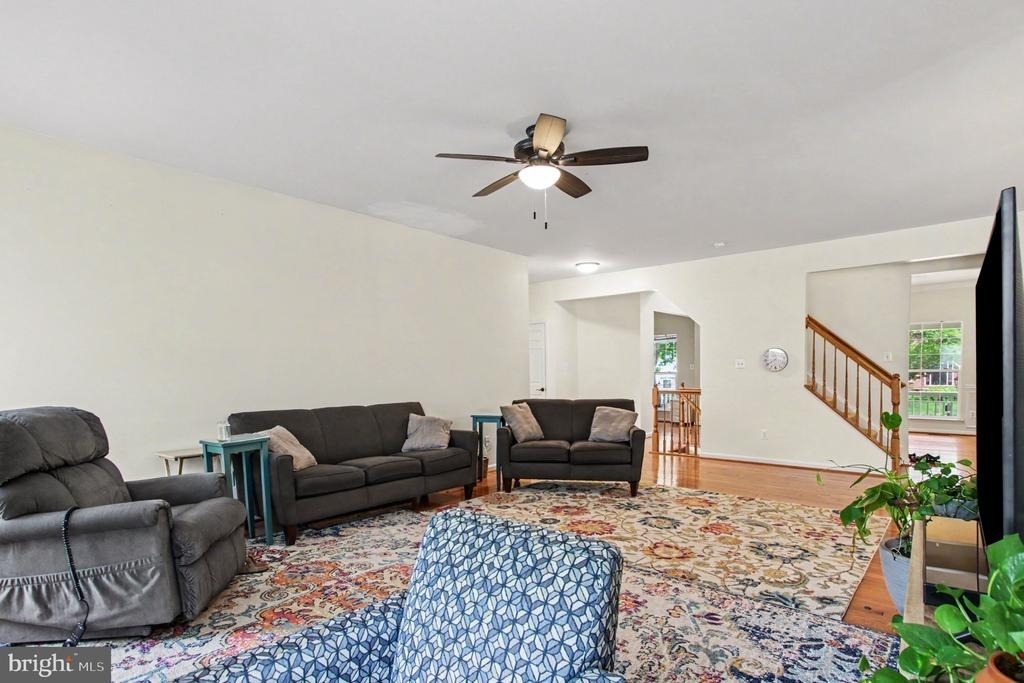 15812 Ibsen Place - Photo 6