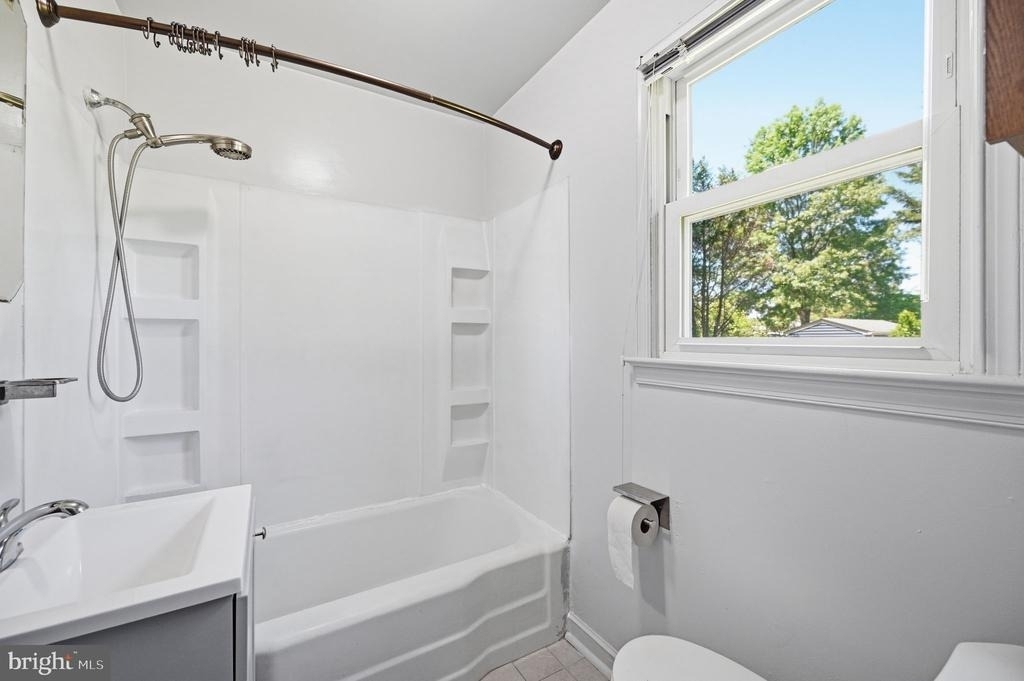 44 S Woodlawn Avenue - Photo 19