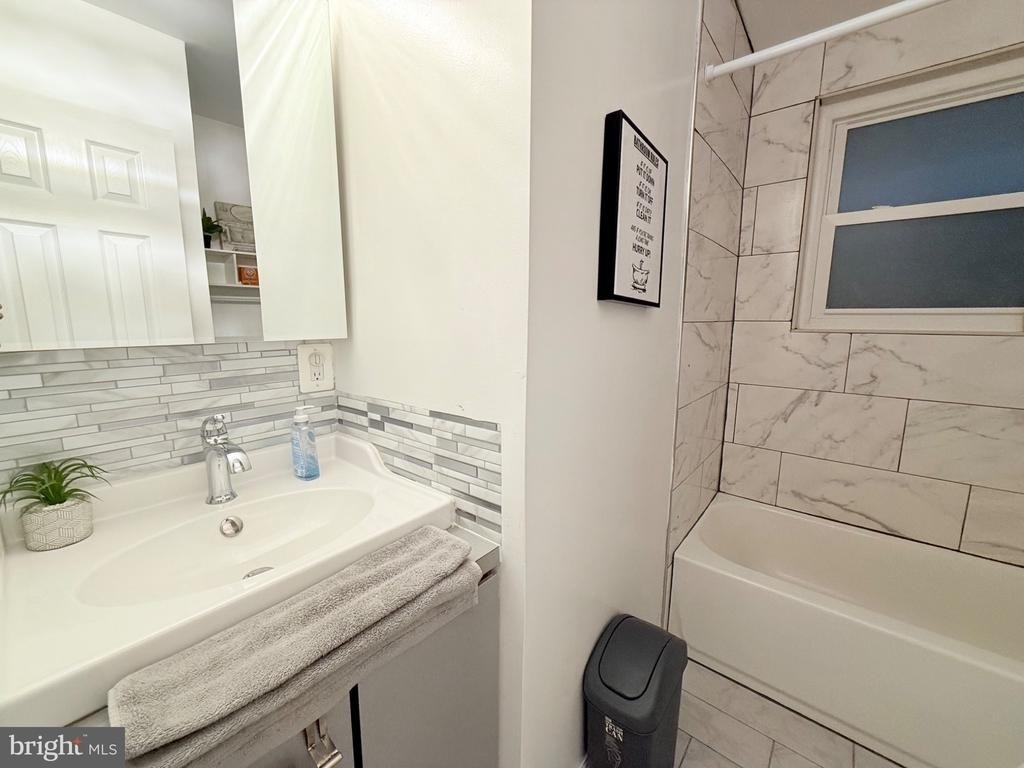 6910 Fern Place - Photo 9