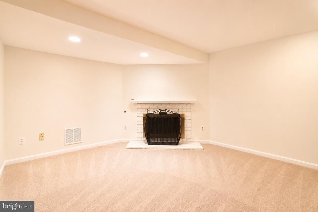 2184 Pond View Court - Photo 30