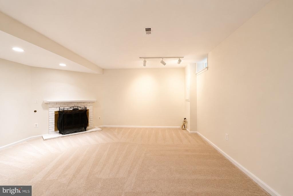 2184 Pond View Court - Photo 27