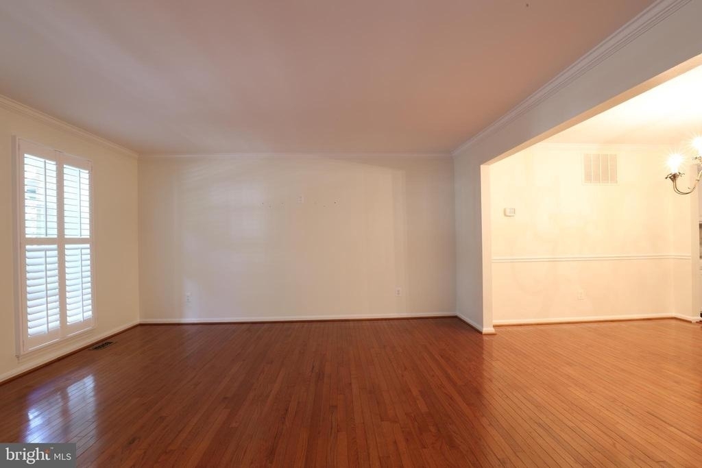 2184 Pond View Court - Photo 4