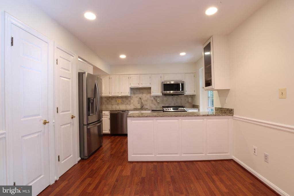 2184 Pond View Court - Photo 11