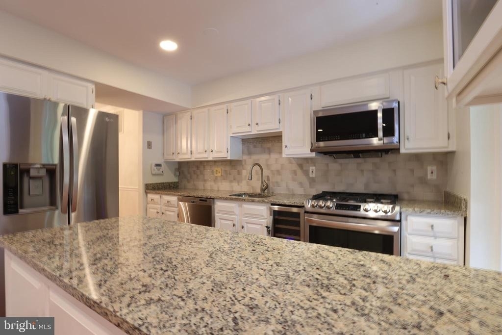2184 Pond View Court - Photo 10