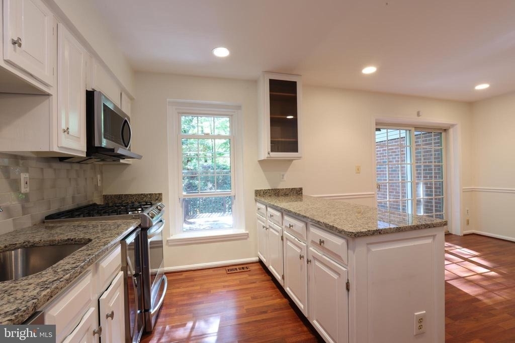 2184 Pond View Court - Photo 9