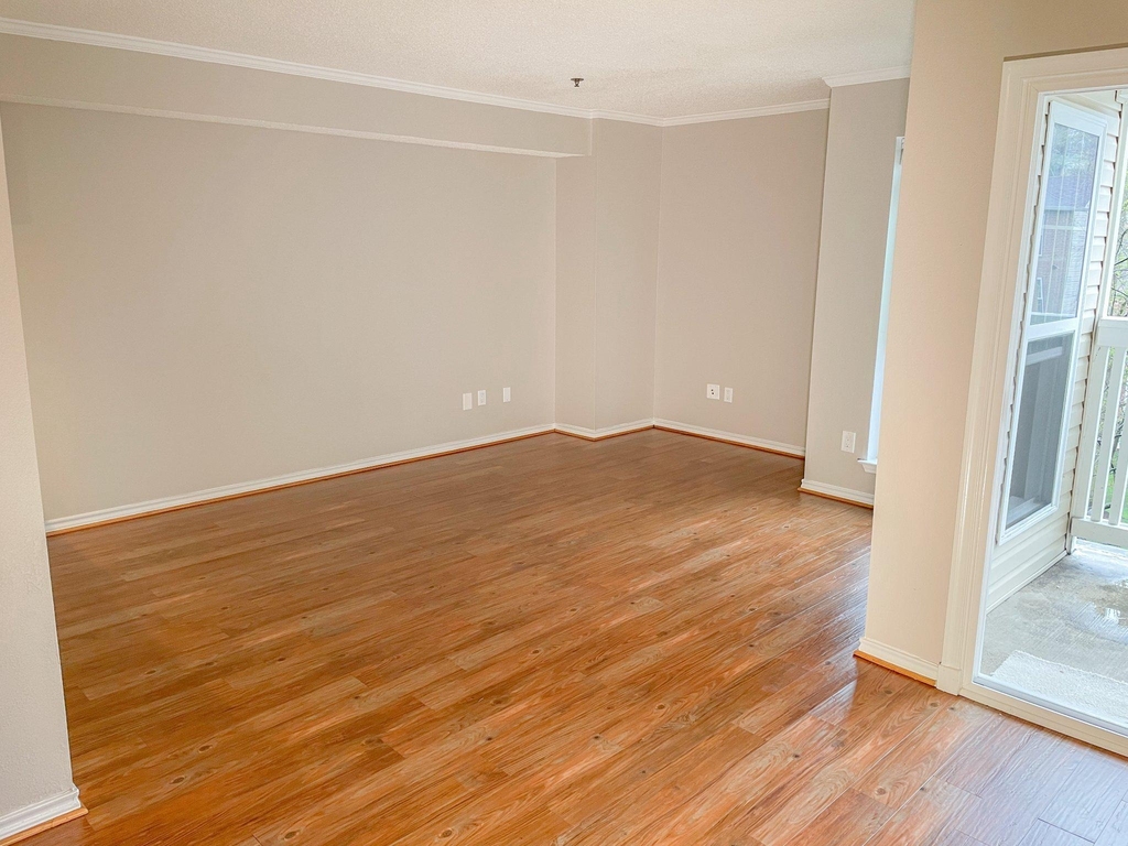 1524 Lincoln Way - Photo 6
