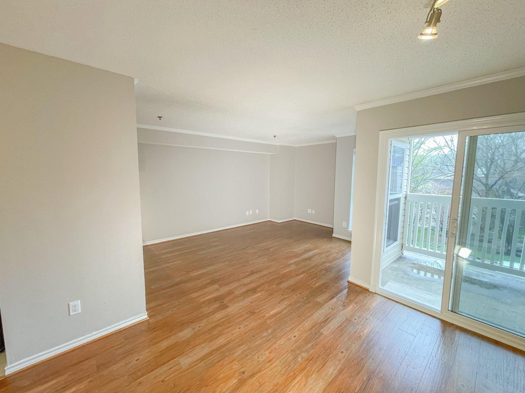 1524 Lincoln Way - Photo 5