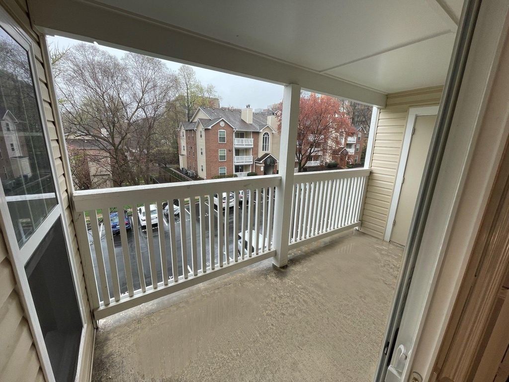 1524 Lincoln Way - Photo 9