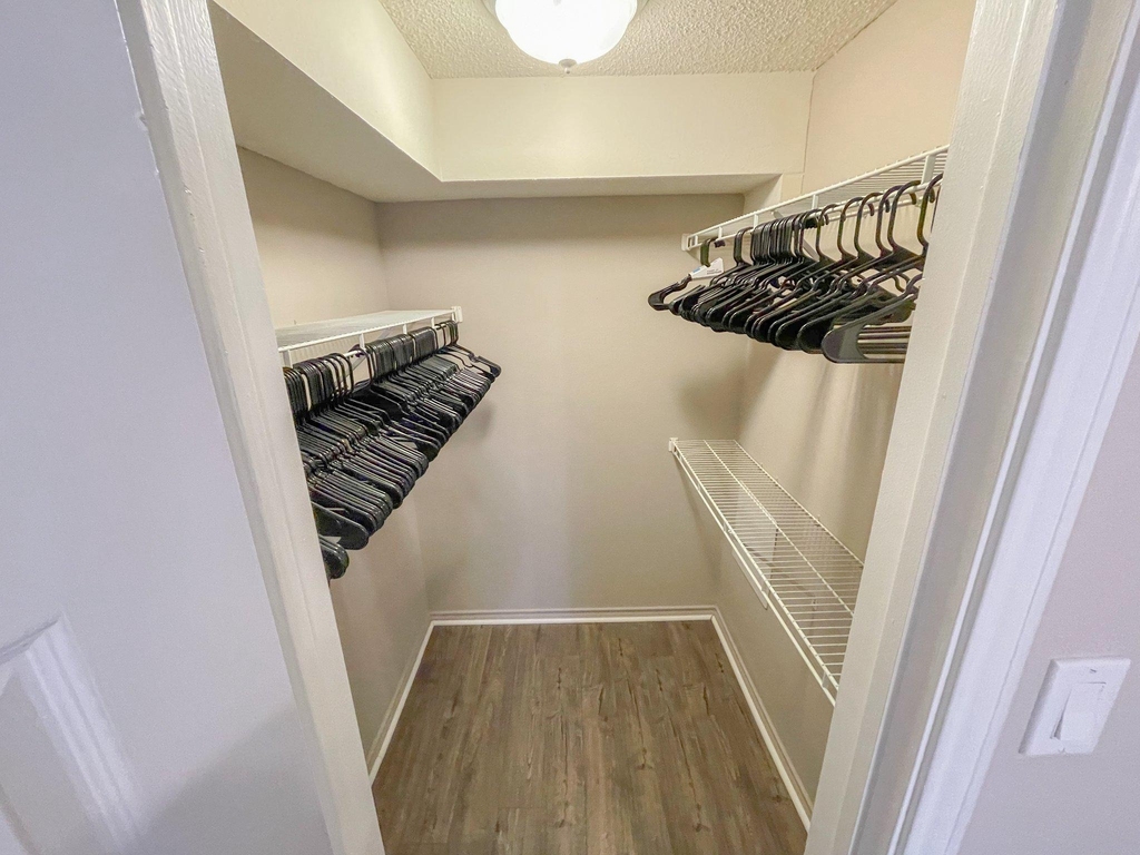 1524 Lincoln Way - Photo 12