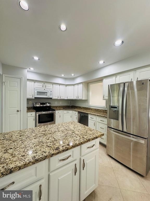 5178 Kimscott Court - Photo 4