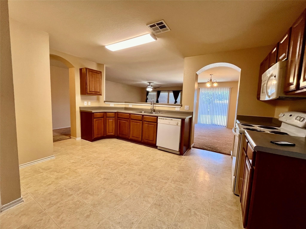 11505 Burton St - Photo 5