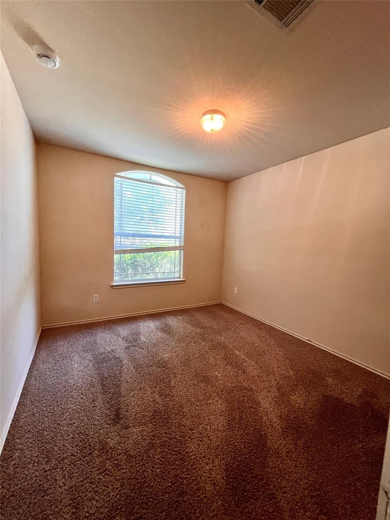11505 Burton St - Photo 13