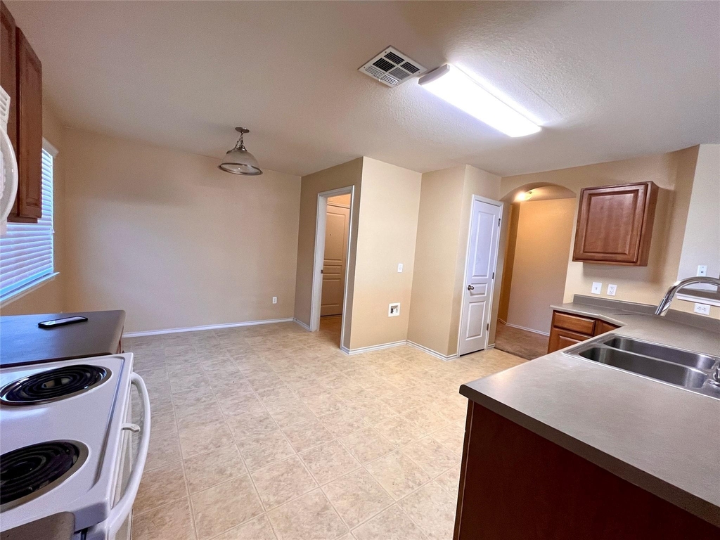 11505 Burton St - Photo 6