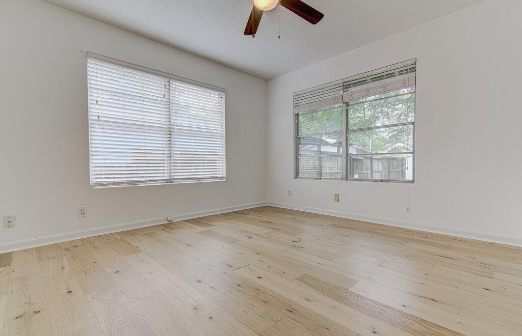 1711 Brentwood St - Photo 13