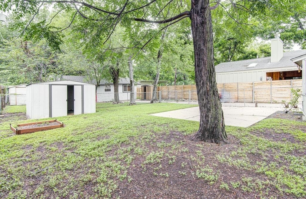 1711 Brentwood St - Photo 20