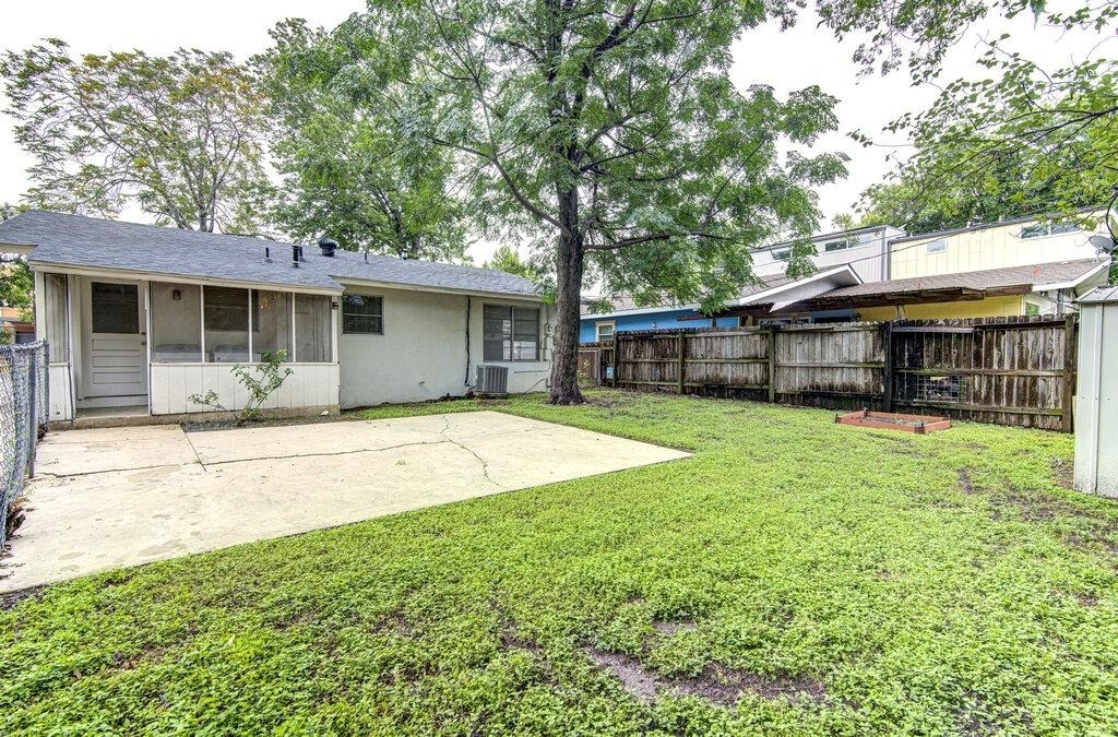 1711 Brentwood St - Photo 23