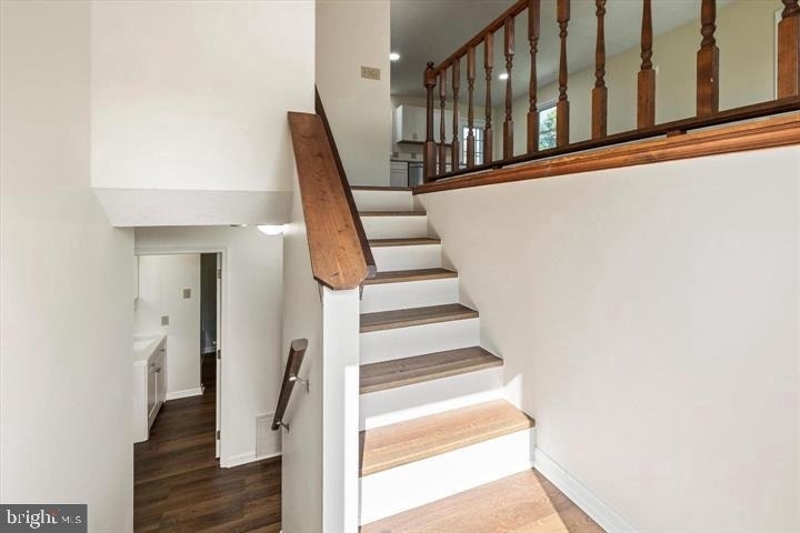 136 Nightingale Avenue - Photo 4