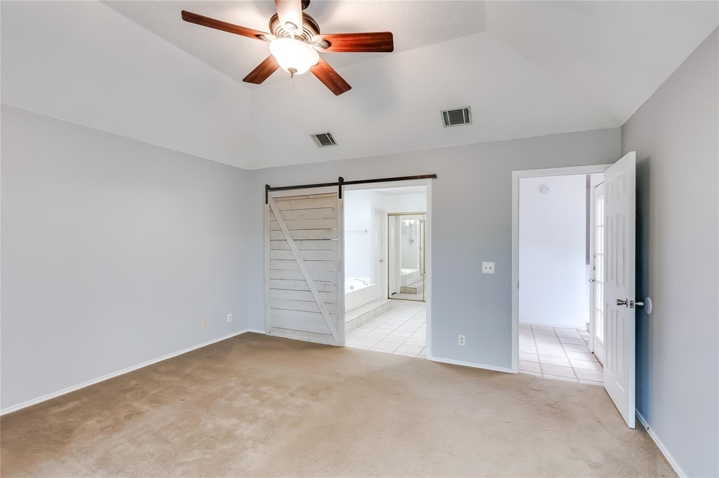 2106 Heather Dr - Photo 18