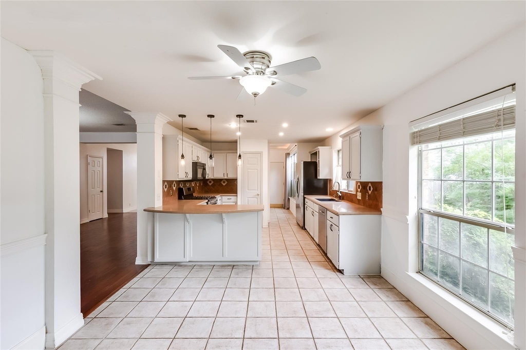 2106 Heather Dr - Photo 12