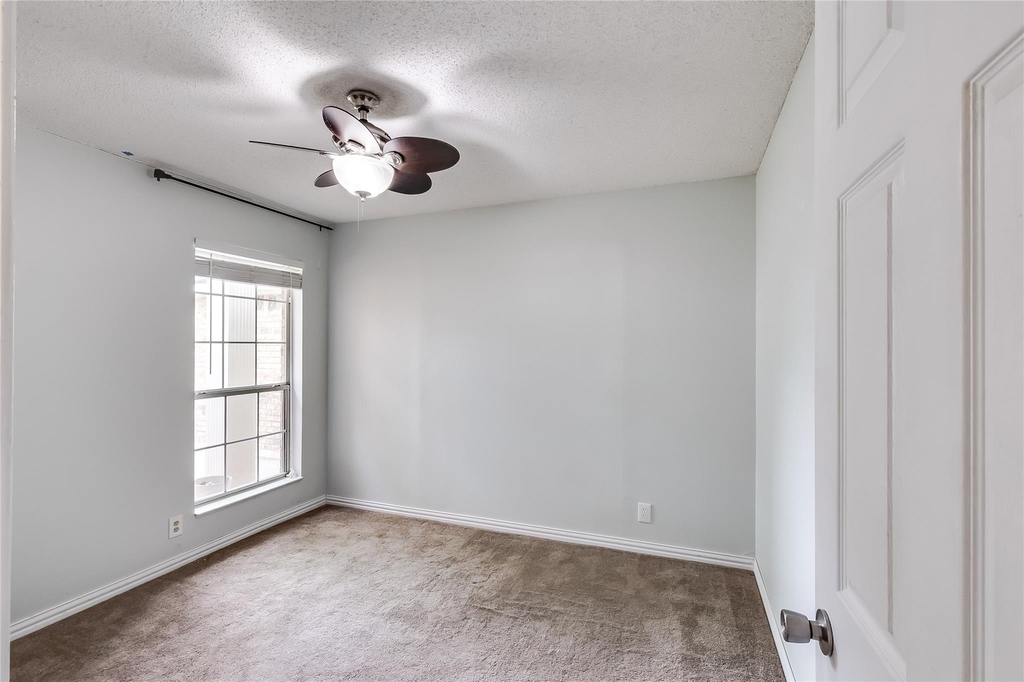 2106 Heather Dr - Photo 24