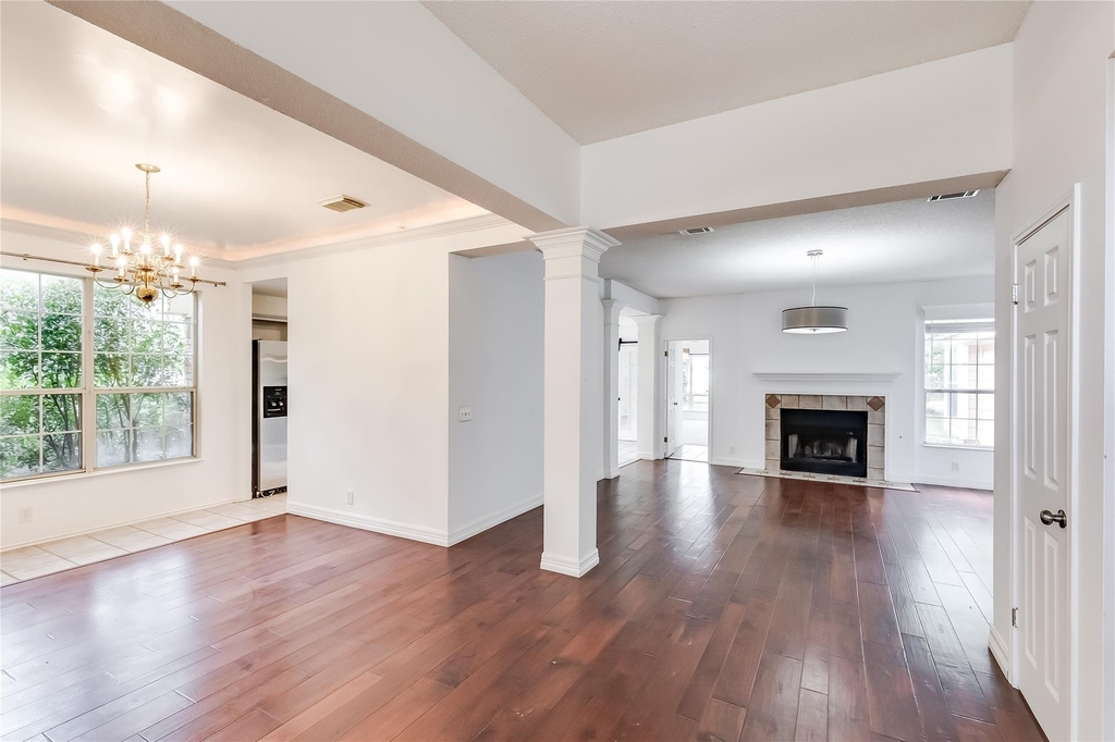 2106 Heather Dr - Photo 4