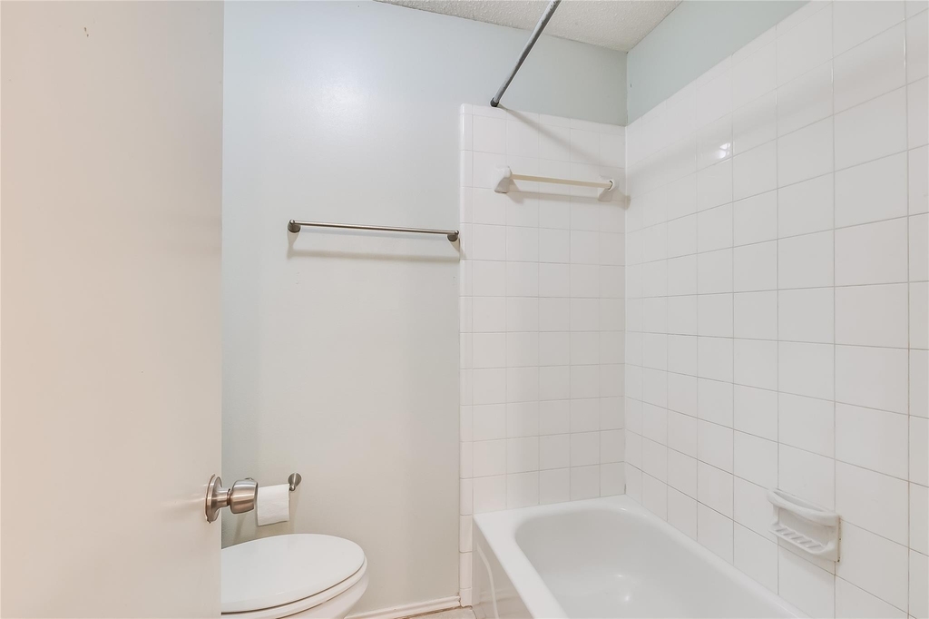 2106 Heather Dr - Photo 26