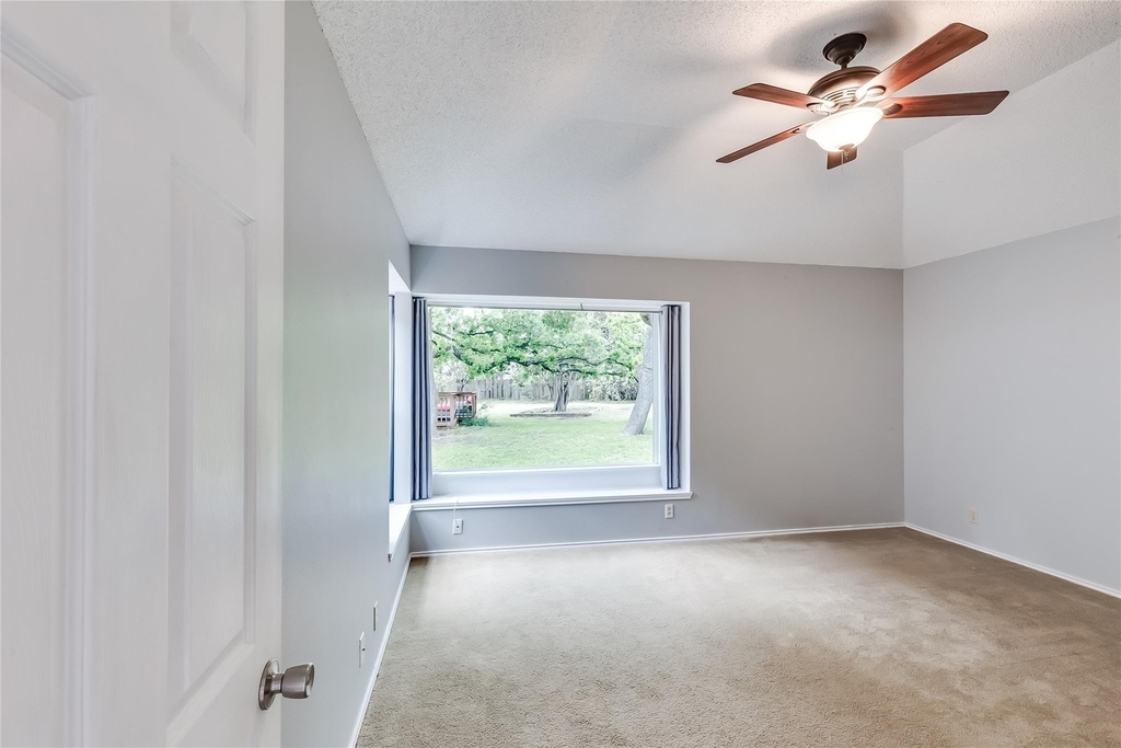 2106 Heather Dr - Photo 17